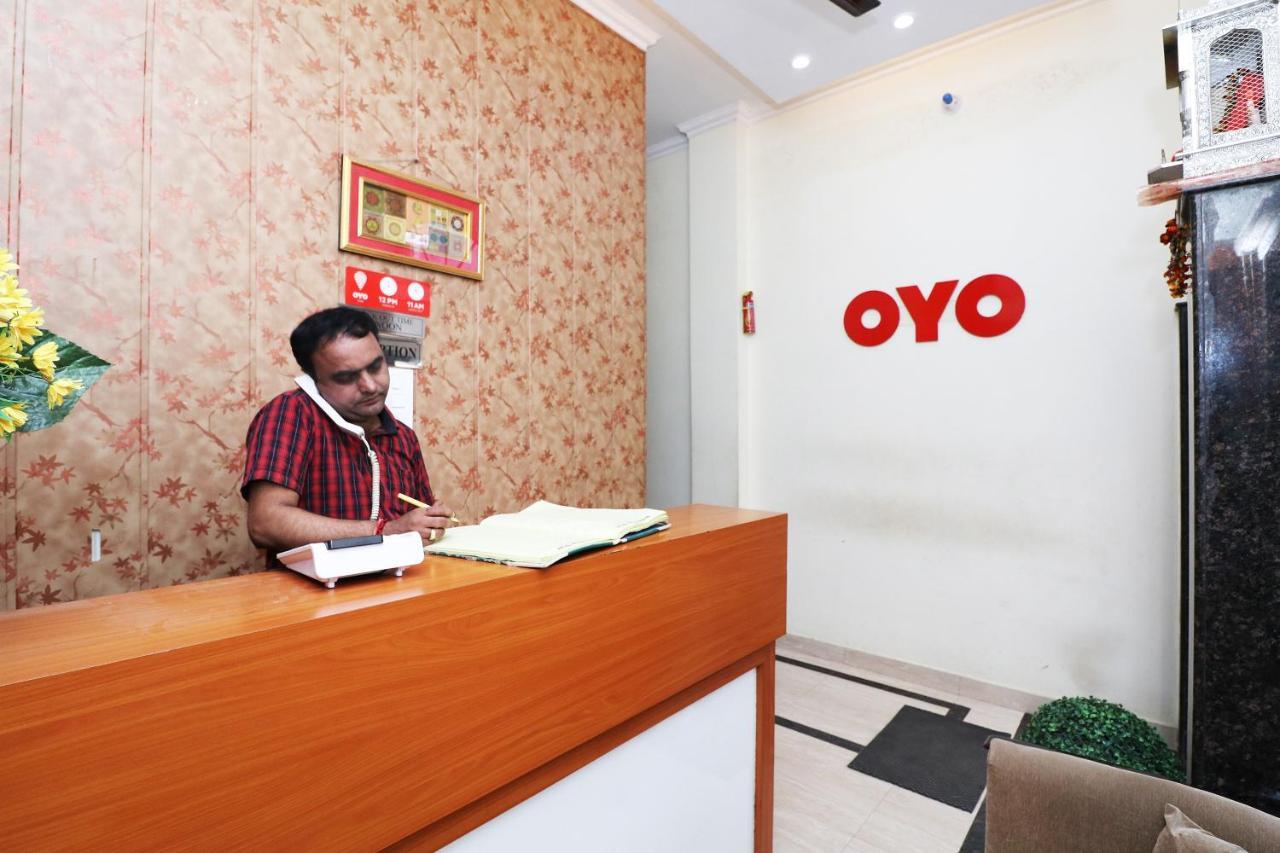 Capital O 11480 Hotel Blue Star Varanasi Bagian luar foto